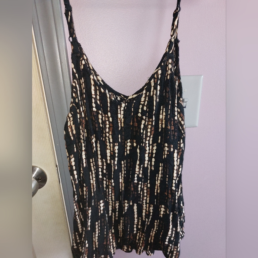 Torrid Size 0 Large Tank - Picture 3 of 4